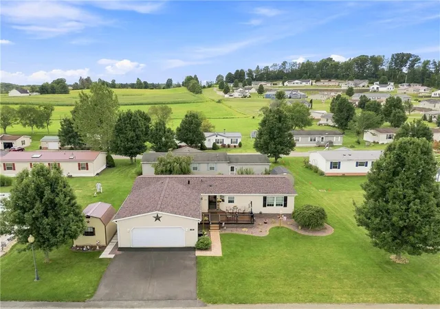 Photo 2 of Sale Pending at 131 Brent Ln, Somerset, PA 15501 | MLS# 1754252 | Listing updated on 2026-09-09
