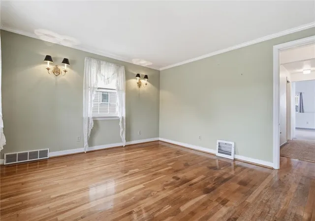 Photo 4 of Sale Pending at 5723 Mifflin Rd, Lincoln Place, PA 15207 | MLS# 1754379 | Listing updated on 2026-09-09
