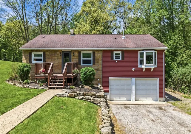 Photo 1 of Single family home for sale at 471 Sharon Bedford Rd, West Middlesex, PA 16159 | MLS# 1754469 | Listing updated on 2026-09-13