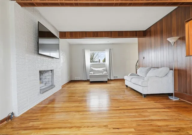 Photo 3 of Single family home for sale at 203 Clover Dr, Elizabeth, PA 15037 | MLS# 1754705 | Listing updated on 2026-09-09