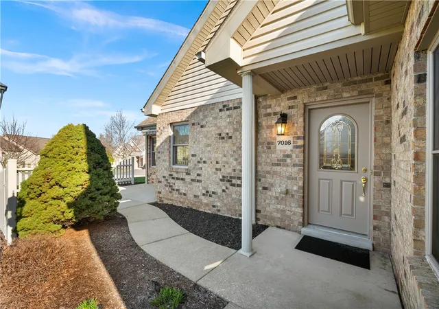 Photo 3 of Sale Pending at 7016 Berringer Ct, Coraopolis, PA 15108 | MLS# 1754733 | Listing updated on 2026-09-12