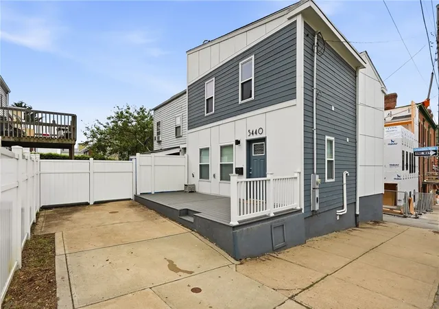Photo 3 of Single family home for sale at 5440 Dresden Way, Pittsburgh, PA 15201 | MLS# 1754781 | Listing updated on 2026-09-08
