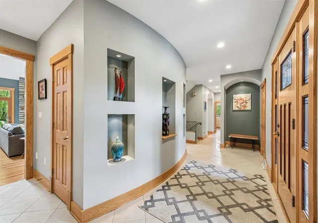 Photo 3 of Single family home for sale at 300 Hardy Dr, Upper St Clair, PA 15241 | MLS# 1754931 | Listing updated on 2026-10-22