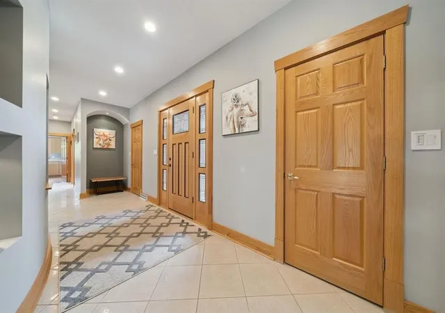 Photo 3 of Single family home for sale at 300 Hardy Dr, Upper St Clair, PA 15241 | MLS# 1754931 | Listing updated on 2026-10-22
