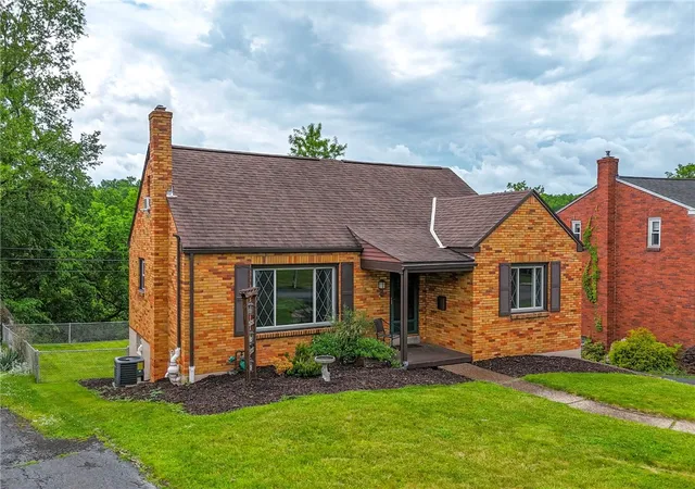 Photo 2 of Single family home for sale at 301 Orchard Spring Rd, Scott Twp, PA 15220 | MLS# 1754844 | Listing updated on 2026-09-06
