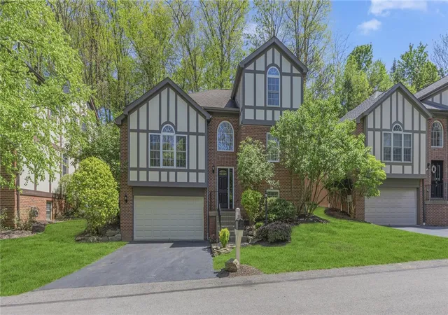 Photo 2 of Single family home for sale at 404 Rockledge Dr, Aleppo, PA 15143 | MLS# 1752430 | Listing updated on 2026-09-14