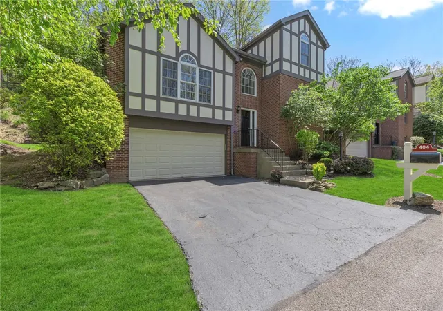 Photo 3 of Single family home for sale at 404 Rockledge Dr, Aleppo, PA 15143 | MLS# 1752430 | Listing updated on 2026-09-14