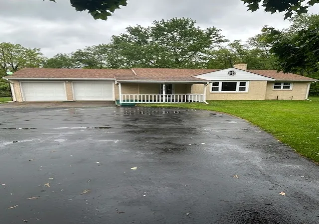 Photo 2 of Single family home for sale at 2405 N Hermitage Rd, Hermitage, PA 16148 | MLS# 1755060 | Listing updated on 2026-09-12