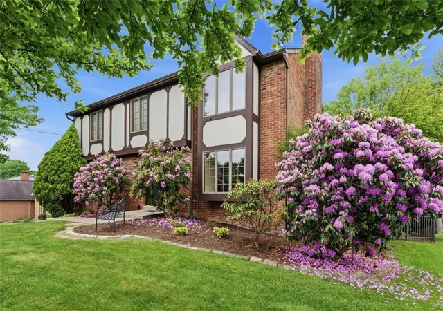 Photo 3 of Single family home for sale at 261 Finnin Rd, New Kensington, PA 15068 | MLS# 1755015 | Listing updated on 2026-09-07