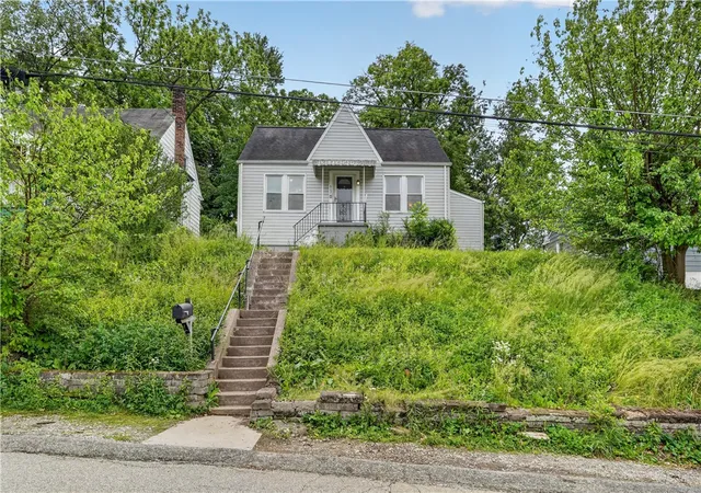 Photo 1 of Single family home for sale at 612 Hazel St, West Mifflin, PA 15122 | MLS# 1753759 | Listing updated on 2026-09-12