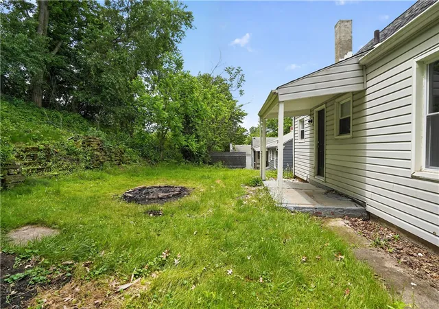 Photo 3 of Single family home for sale at 612 Hazel St, West Mifflin, PA 15122 | MLS# 1753759 | Listing updated on 2026-09-12