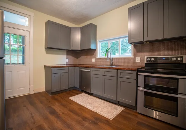 Photo 4 of Single family home for sale at 251 Pattison St, Evans City, PA 16033 | MLS# 1755292 | Listing updated on 2026-09-08