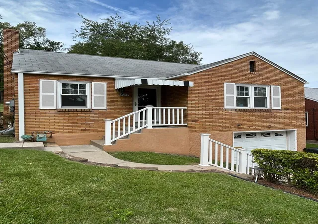 Photo 1 of Single family home for sale at 3019 Leola Ave, Brentwood, PA 15227 | MLS# 1755315 | Listing updated on 2026-09-11