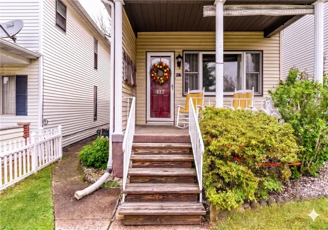 Photo 3 of Single family home for sale at 417 Vine St, Greensburg, PA 15601 | MLS# 1755301 | Listing updated on 2026-10-04