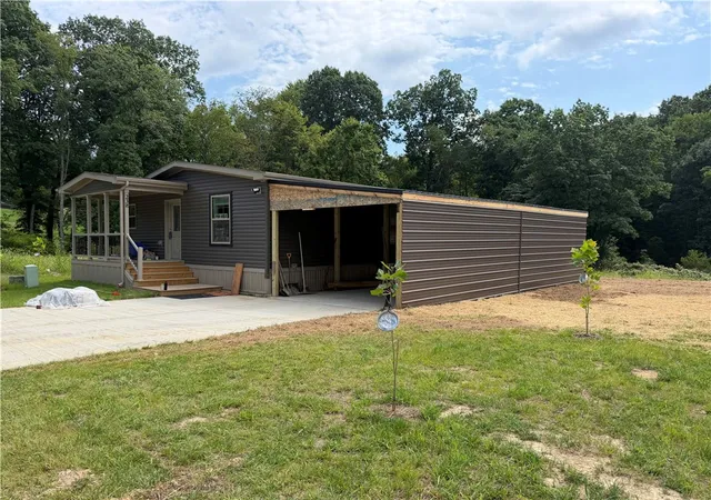 Photo 1 of Manufactured home for sale at 238 Sunny Hl Dr, Valencia, PA 16059 | MLS# 1755317 | Listing updated on 2026-09-03