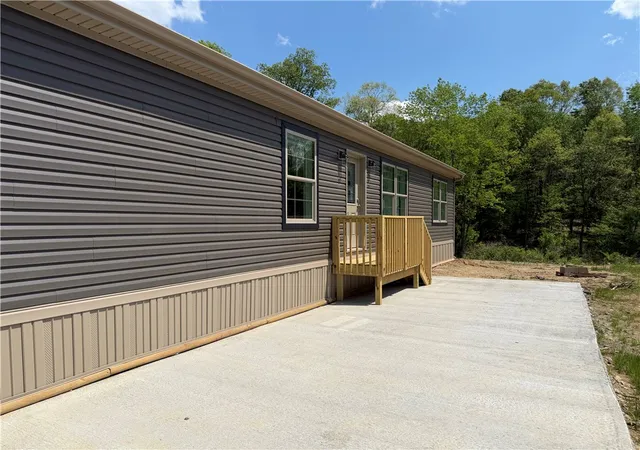 Photo 3 of Manufactured home for sale at 238 Sunny Hl Dr, Valencia, PA 16059 | MLS# 1755317 | Listing updated on 2026-09-03