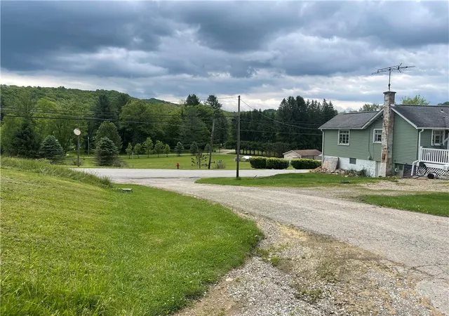 Photo 2 of Single family home for sale at 108 Amherst Ln, Ligonier Twp, PA 15658 | MLS# 1755733 | Listing updated on 2026-09-14