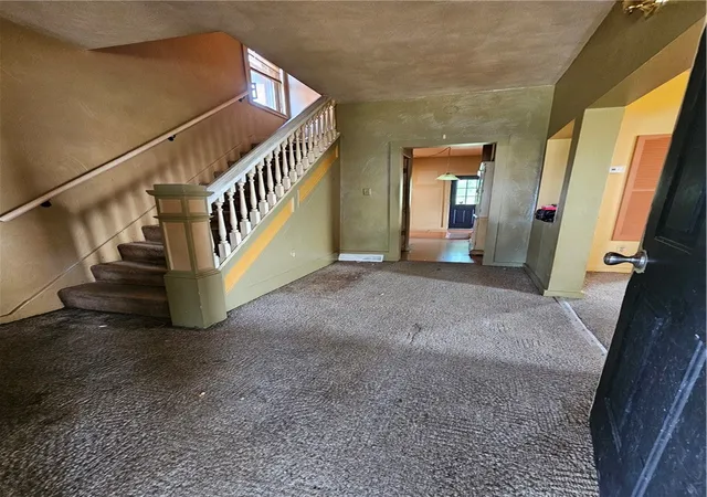 Photo 3 of Single family home for sale at 924 Summit St, Tarentum, PA 15084 | MLS# 1755710 | Listing updated on 2026-09-14