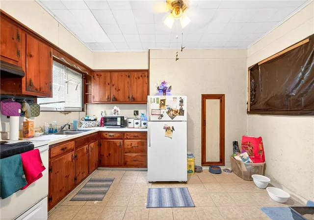 Photo 4 of Single family home for sale at 745 Wood St, California, PA 15419 | MLS# 1755834 | Listing updated on 2026-10-03