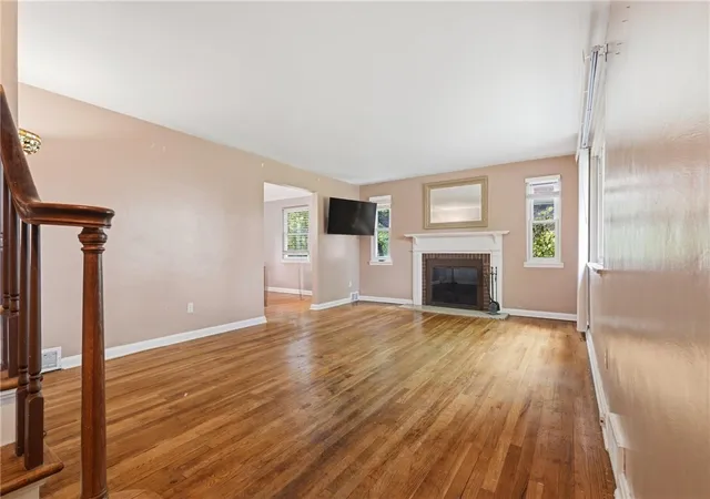 Photo 3 of Single family home for sale at 332 Old Farm Rd, Mt Lebanon, PA 15228 | MLS# 1754287 | Listing updated on 2026-09-14