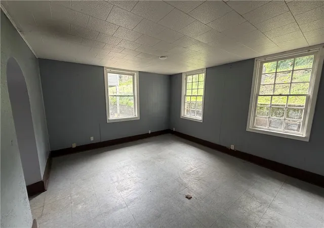 Photo 4 of Single family home for sale at 537 Thompson, Donora, PA 15033 | MLS# 1756875 | Listing updated on 2026-09-14