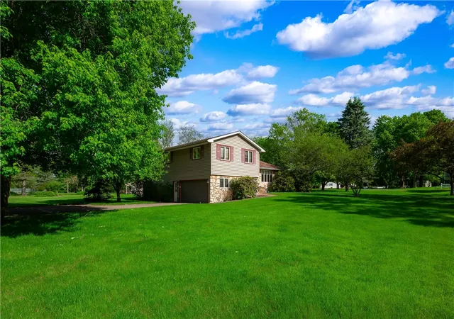 Photo 3 of Single family home for sale at 23 Kimberly Dr, Liberty Twp, PA 16127 | MLS# 1756863 | Listing updated on 2026-10-06