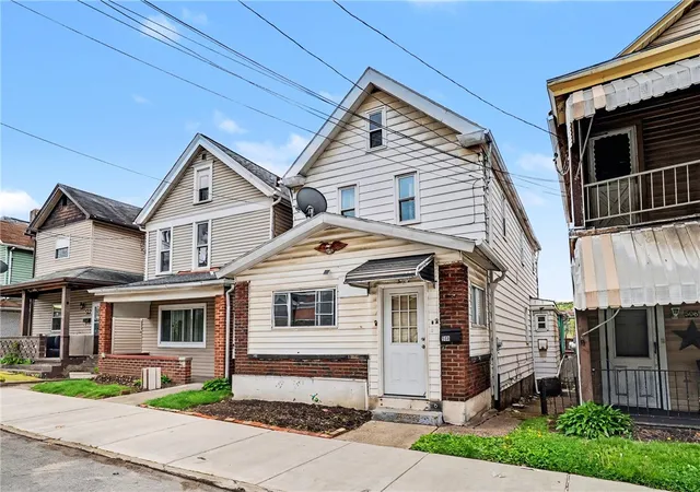 Photo 2 of Single family home for sale at 508 Ohio Ave, Glassport, PA 15045 | MLS# 1757001 | Listing updated on 2026-09-13