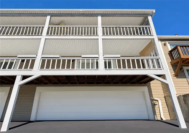 Photo 3 of Condo for sale at 2663 Hunters Point Dr, Franklin Park, PA 15090 | MLS# 1757054 | Listing updated on 2026-10-05