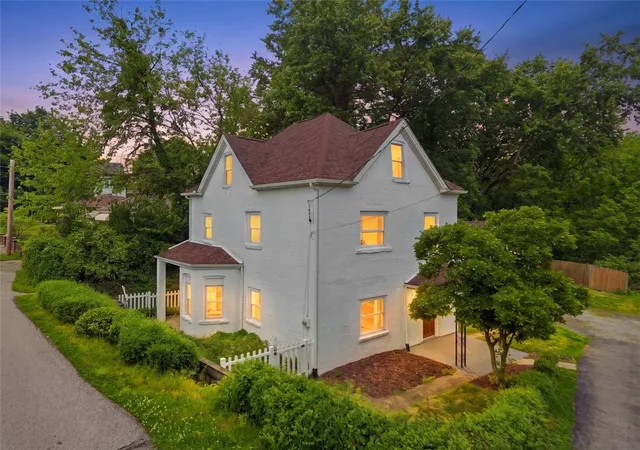Photo 1 of Single family home for sale at 31 Harrison St, Crafton, PA 15205 | MLS# 1755563 | Listing updated on 2026-09-10