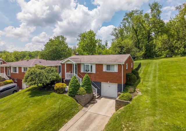 Photo 34 of Single family home for sale at 942 Scenery Dr, Elizabeth, PA 15037 | MLS# 1757093 | Listing updated on 2026-09-12