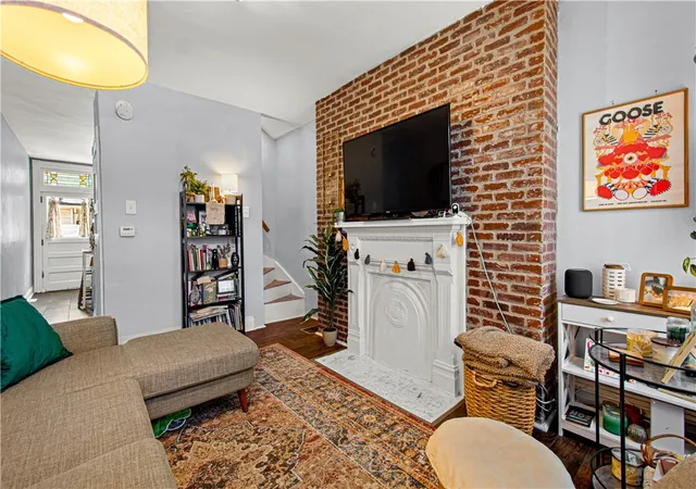 Photo 3 of Single family home for sale at 162 1/2 Locarna Way, Lawrenceville, PA 15201 | MLS# 1757091 | Listing updated on 2026-10-06