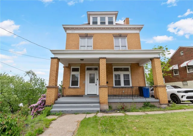 Photo 1 of Single family home for sale at 118 Stewart Ave, Carrick, PA 15227 | MLS# 1757068 | Listing updated on 2026-10-20