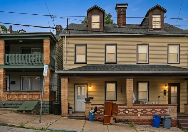 Single family home for sale at 3818 Acorn St, Greenfield, PA 15207 | MLS# 1757182