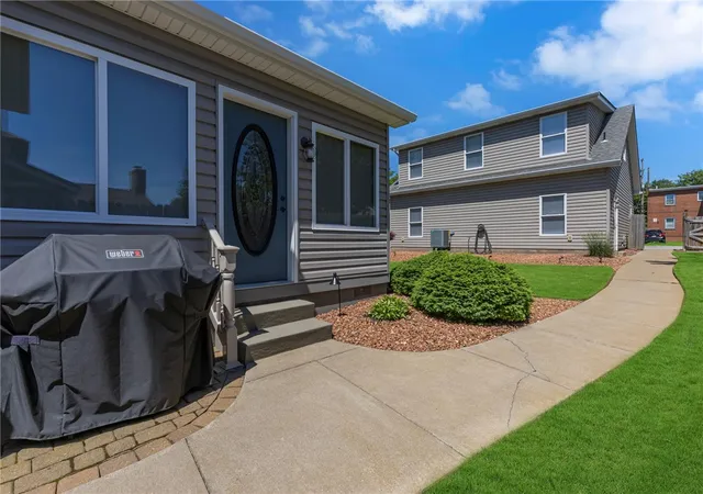 Photo 3 of Single family home for sale at 1620 Corporation St, Beaver, PA 15009 | MLS# 1757282 | Listing updated on 2026-09-03