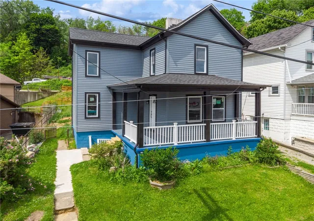 Photo 2 of Single family home for sale at 914 Green St, Southwest Greensburg Boro, PA 15601 | MLS# 1755758 | Listing updated on 2026-10-06