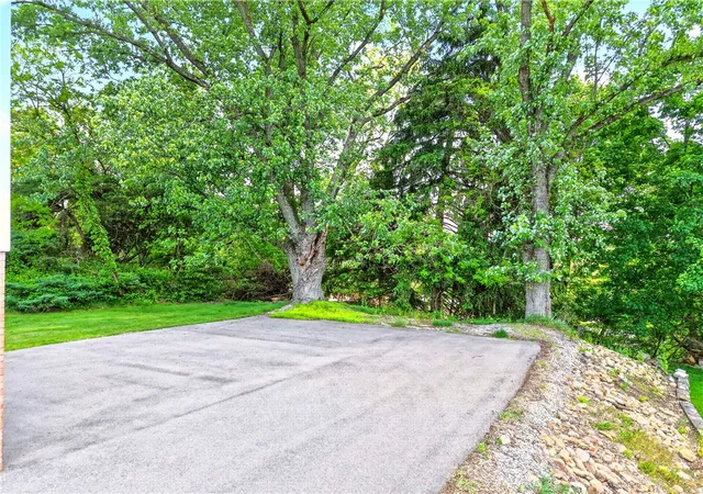 Photo 3 of Single family home for sale at 35 Frances Dr, Coraopolis, PA 15108 | MLS# 1757253 | Listing updated on 2026-09-19