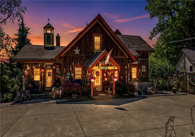 Photo 3 of Single family home for sale at 4621 E Lake Rd, Jamestown, PA 16134 | MLS# 1757688 | Listing updated on 2026-09-10