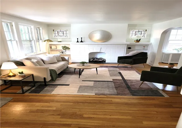Photo 4 of Single family home for sale at 6925 Rosewood St, Pittsburgh, PA 15208 | MLS# 1757476 | Listing updated on 2026-10-20