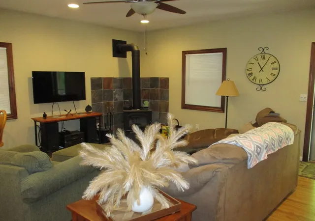 Photo 2 of Sale Pending at 258 Oak Dr, Kennerdell, PA 16374 | MLS# 1757812 | Listing updated on 2026-09-03
