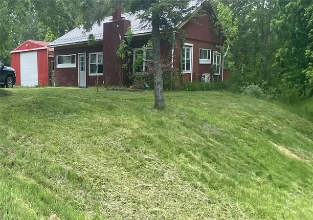 Photo 2 of Single family home for sale at 9137 N Sunnyside Dr, Linesville, PA 16424 | MLS# 1757983 | Listing updated on 2026-09-03