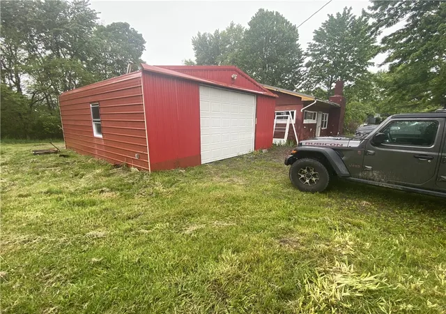 Photo 3 of Single family home for sale at 9137 N Sunnyside Dr, Linesville, PA 16424 | MLS# 1757983 | Listing updated on 2026-09-03
