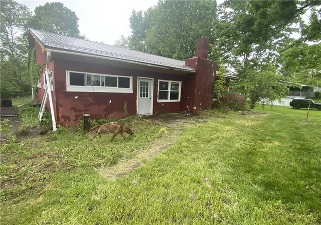 Photo 3 of Single family home for sale at 9137 N Sunnyside Dr, Linesville, PA 16424 | MLS# 1757983 | Listing updated on 2026-09-03