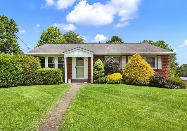 Photo 1 of Single family home for sale at 5 Shawnee Dr, Greensburg, PA 15601 | MLS# 1757845 | Listing updated on 2026-09-13