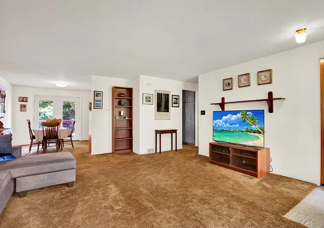 Photo 3 of Single family home for sale at 5 Shawnee Dr, Greensburg, PA 15601 | MLS# 1757845 | Listing updated on 2026-09-13