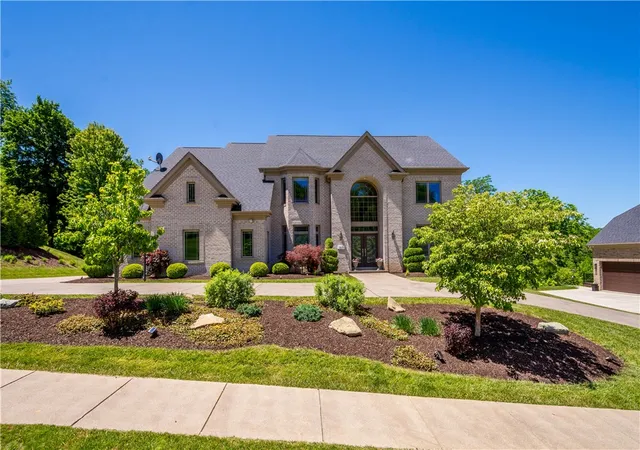 Photo 1 of Sale Pending at 1820 Winchester Dr, Upper St Clair, PA 15241 | MLS# 1754317 | Listing updated on 2026-10-05