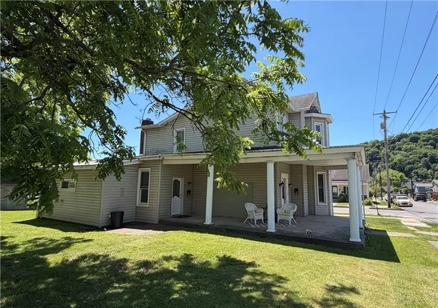 Listing Photo 5 - Condo for sale in building located at 192 S Richhill St, Waynesburg, PA 15370