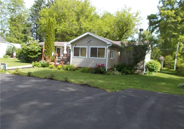Photo 2 of Manufactured home for sale at 1884 Lillian Ave, Espyville, PA 16424 | MLS# 1758392 | Listing updated on 2026-09-05