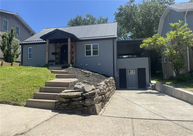 Photo 2 of Single family home for sale at 414 Argonne Dr, New Kensington, PA 15068 | MLS# 1758530 | Listing updated on 2026-09-05