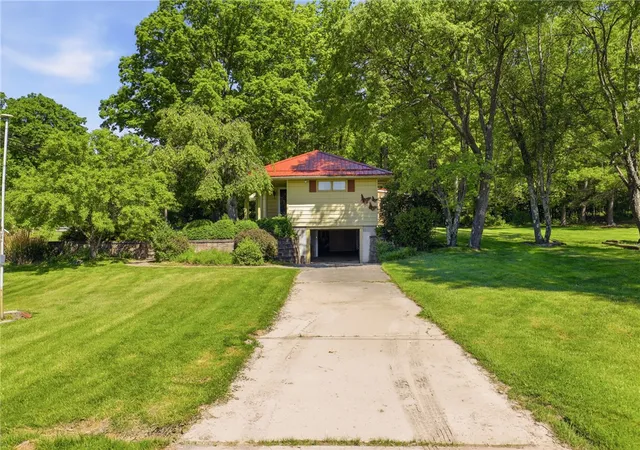 Photo 4 of Single family home for sale at 877 Berlin Plank Rd, Somerset Twp, PA 15501 | MLS# 1758521 | Listing updated on 2026-09-01