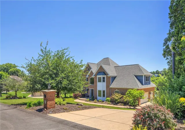 Photo 3 of Single family home for sale at 7 Hawthorne Ln, Irwin, PA 15642 | MLS# 1758586 | Listing updated on 2026-09-14